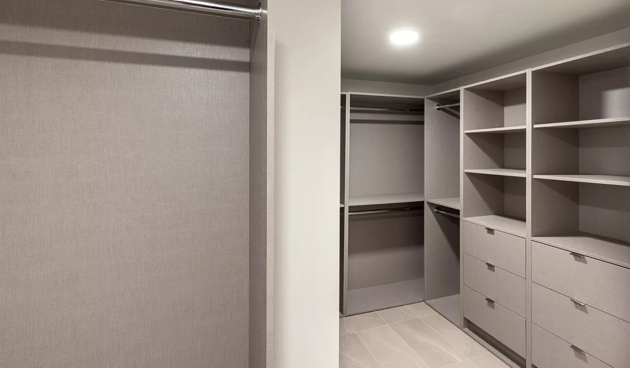 Flamingo Point - Miami, FL - Closet