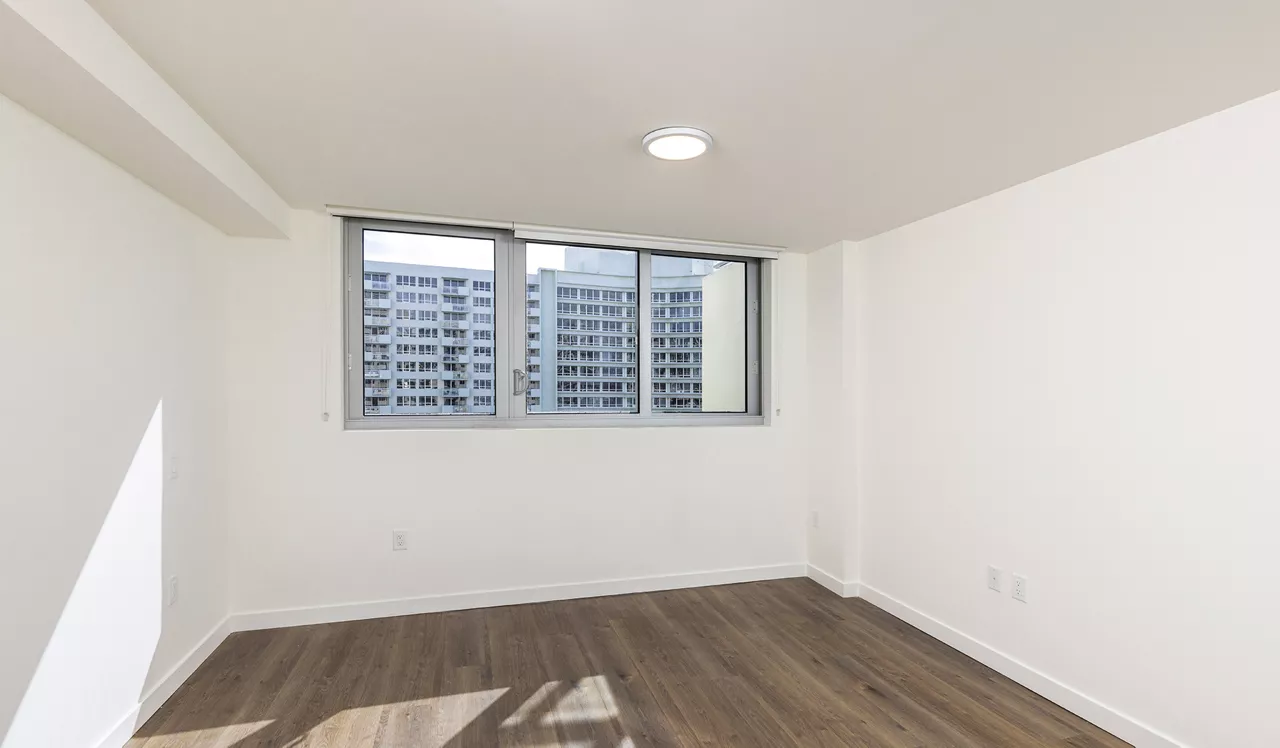 Flamingo Point - Miami, FL - Bedroom