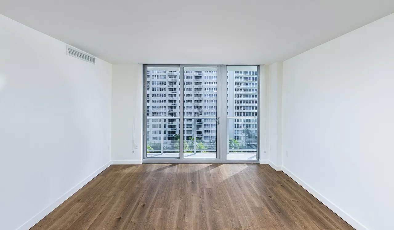 Flamingo Point - Miami, FL - Kitchen