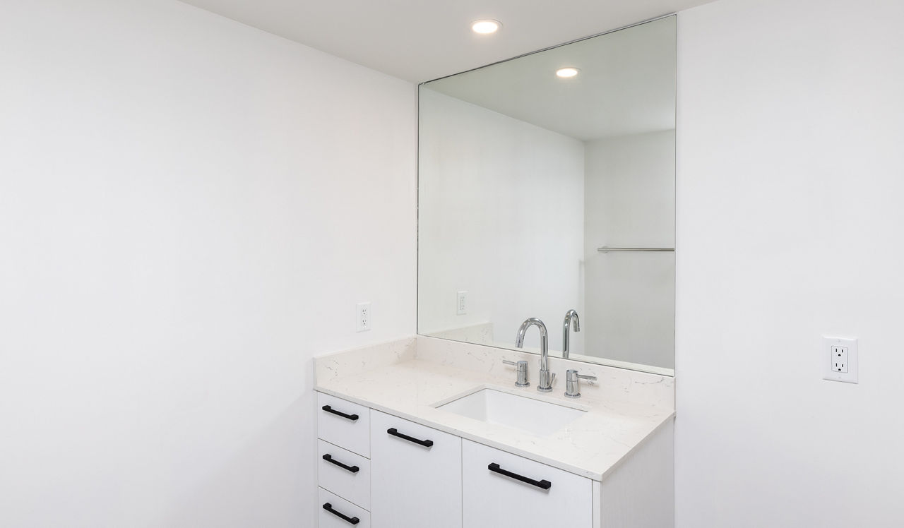 Flamingo Point - Miami, FL - Bathroom