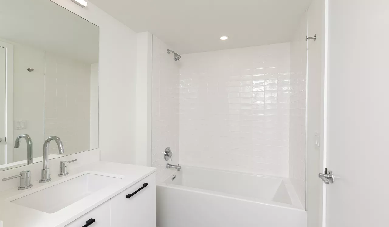 Flamingo Point - Miami, FL - Bathroom