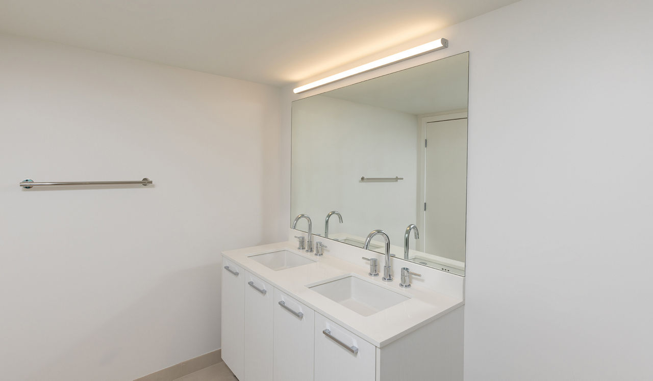 Flamingo Point - Miami, FL - Bathroom