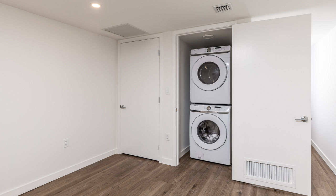 Flamingo Point - Miami, FL - Laundry