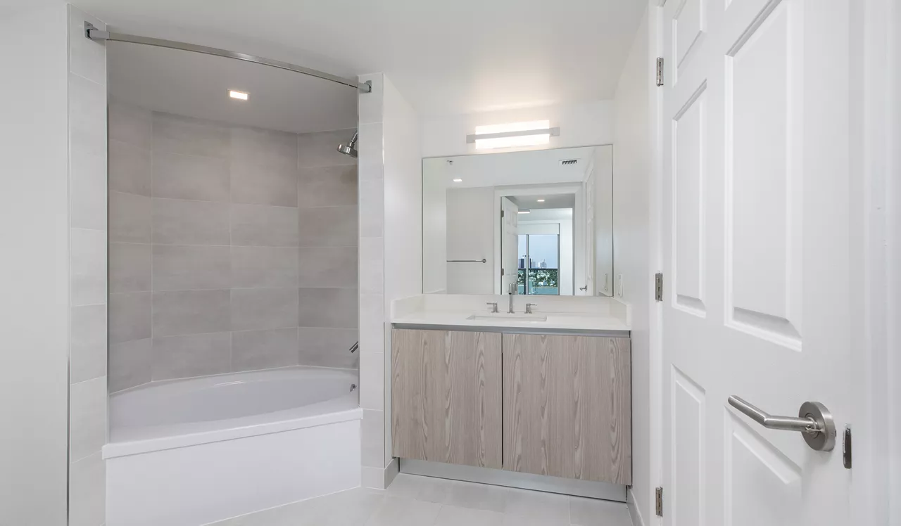 Flamingo Point - Miami, FL - Bathroom