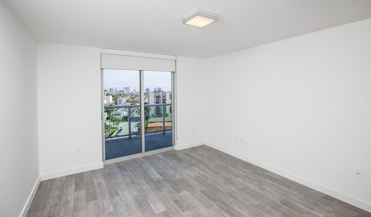 Flamingo South Beach - Miami Beach, FL - Bedroom