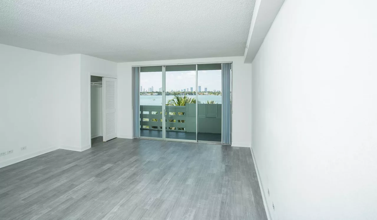 Flamingo South Beach - Miami, FL - Living Room/bedroom