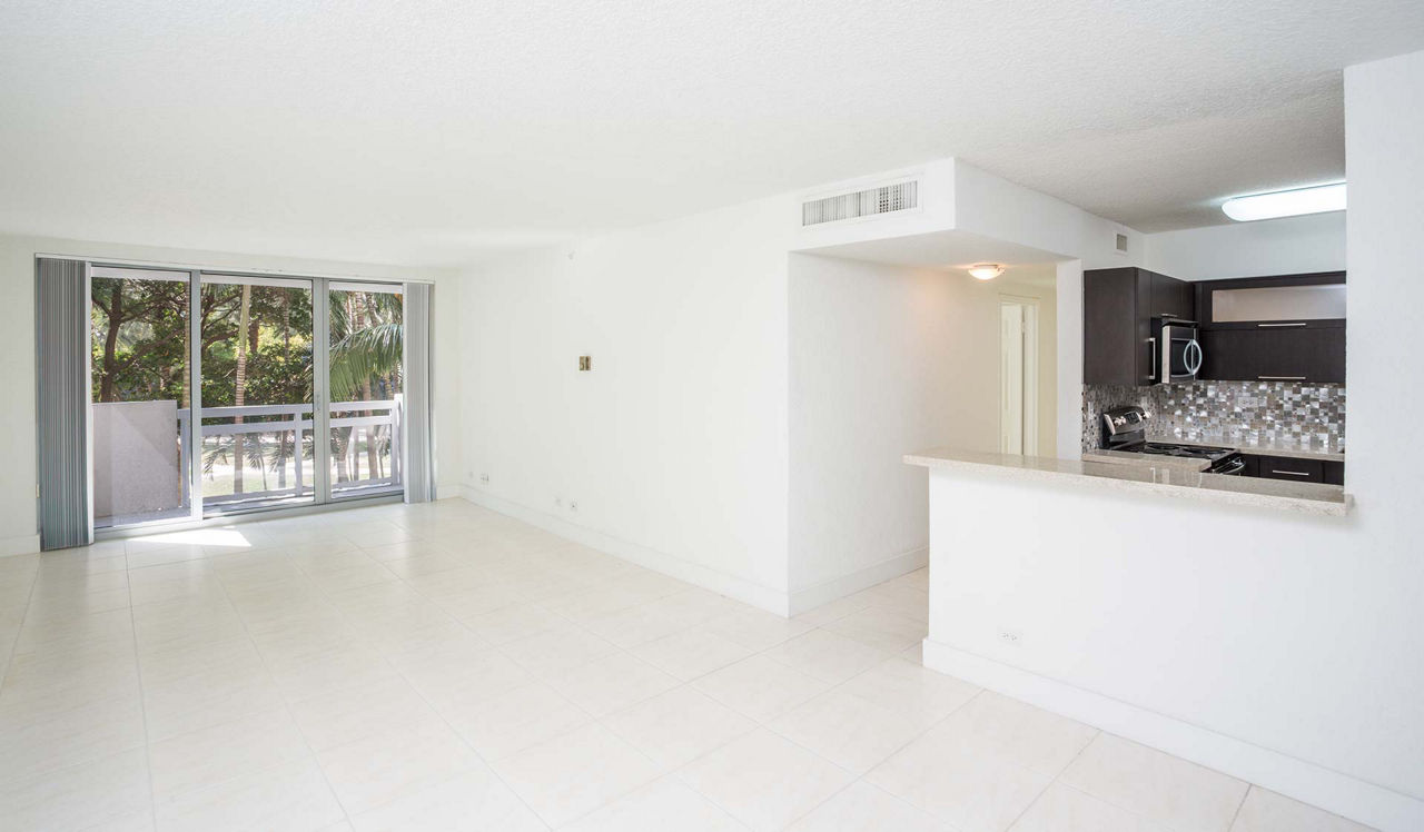 Flamingo South Beach - Miami, FL - Living Room