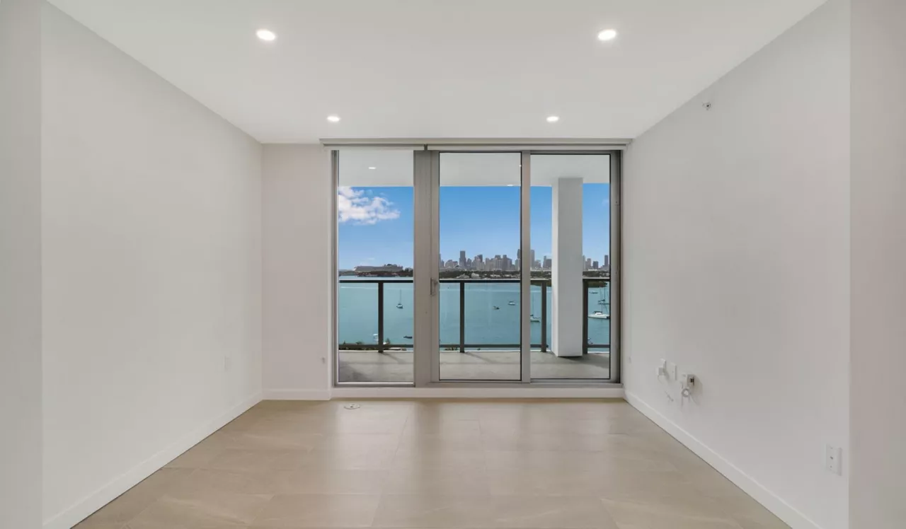 Flamingo Point - Miami, FL - Bedroom