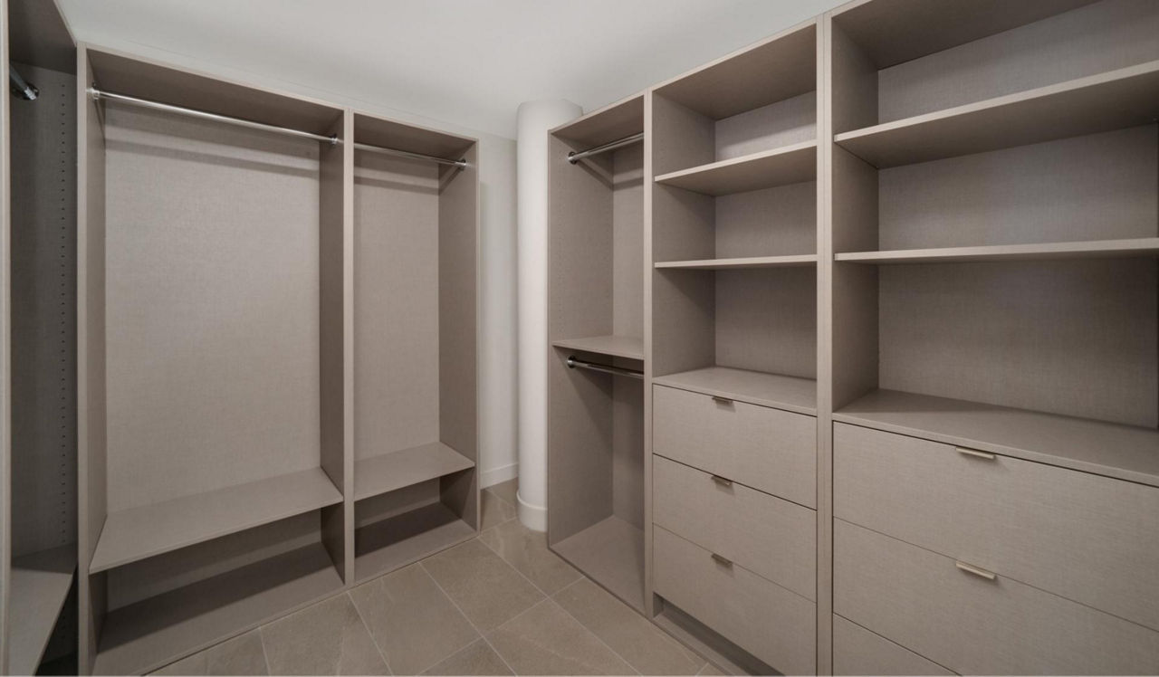 Flamingo Point - Miami, FL - Closet