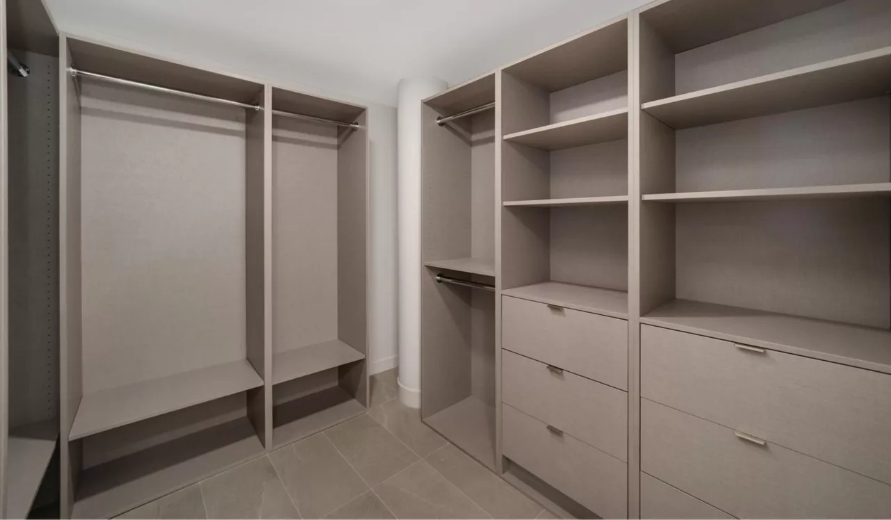 Flamingo Point - Miami, FL - Closet