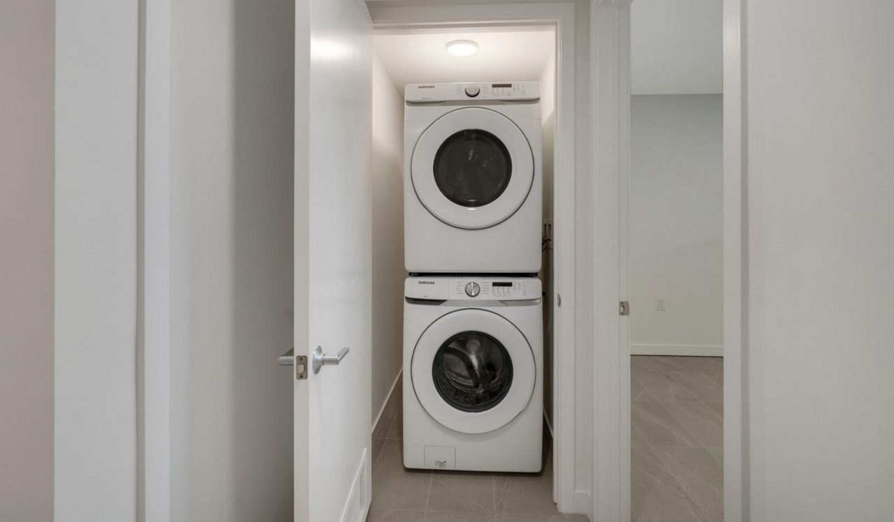 FlamingoPoint_Unit1005_Laundry1