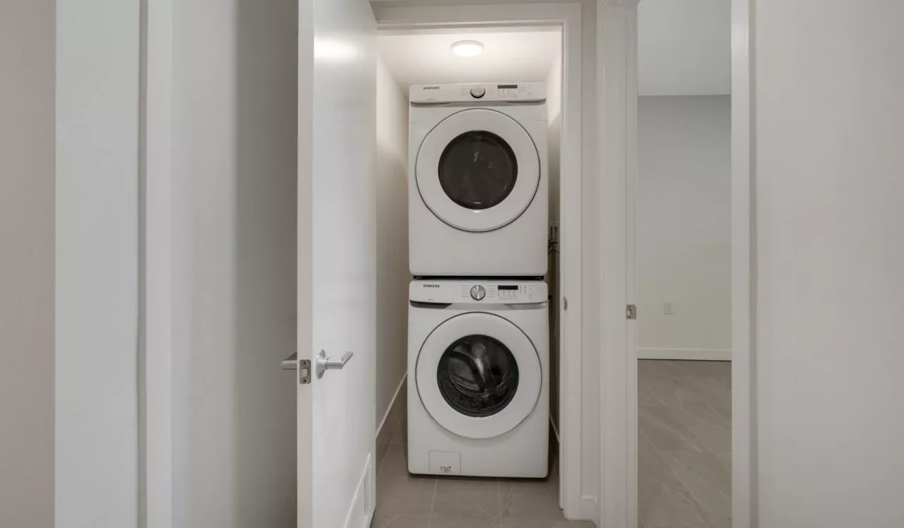 Flamingo Point - Miami, FL - Laundry