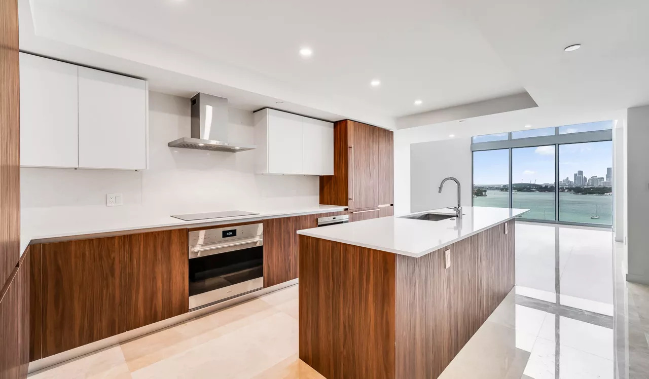 Flamingo Point - Miami, FL - Kitchen