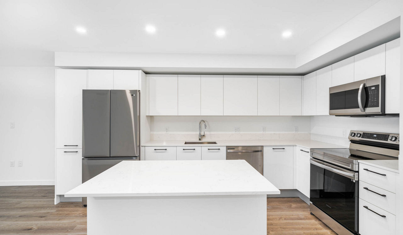 Flamingo Point - Miami, FL - Kitchen