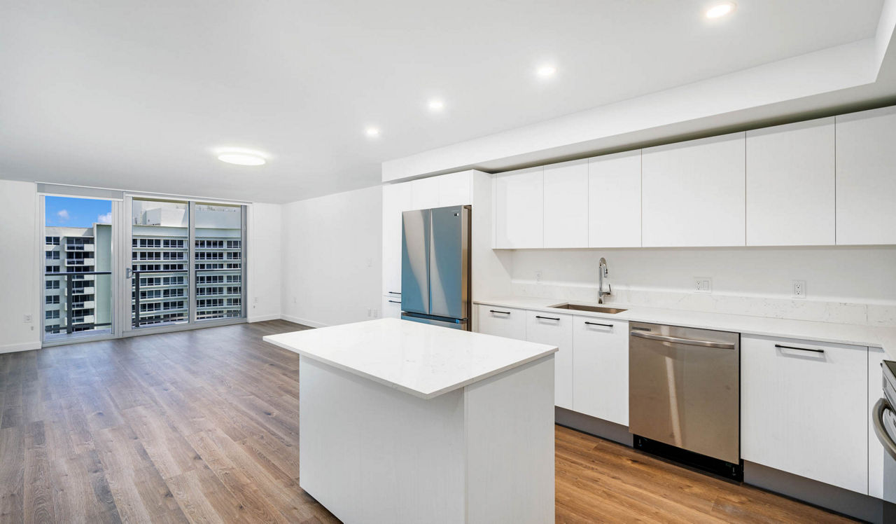 Flamingo Point - Miami, FL - Kitchen