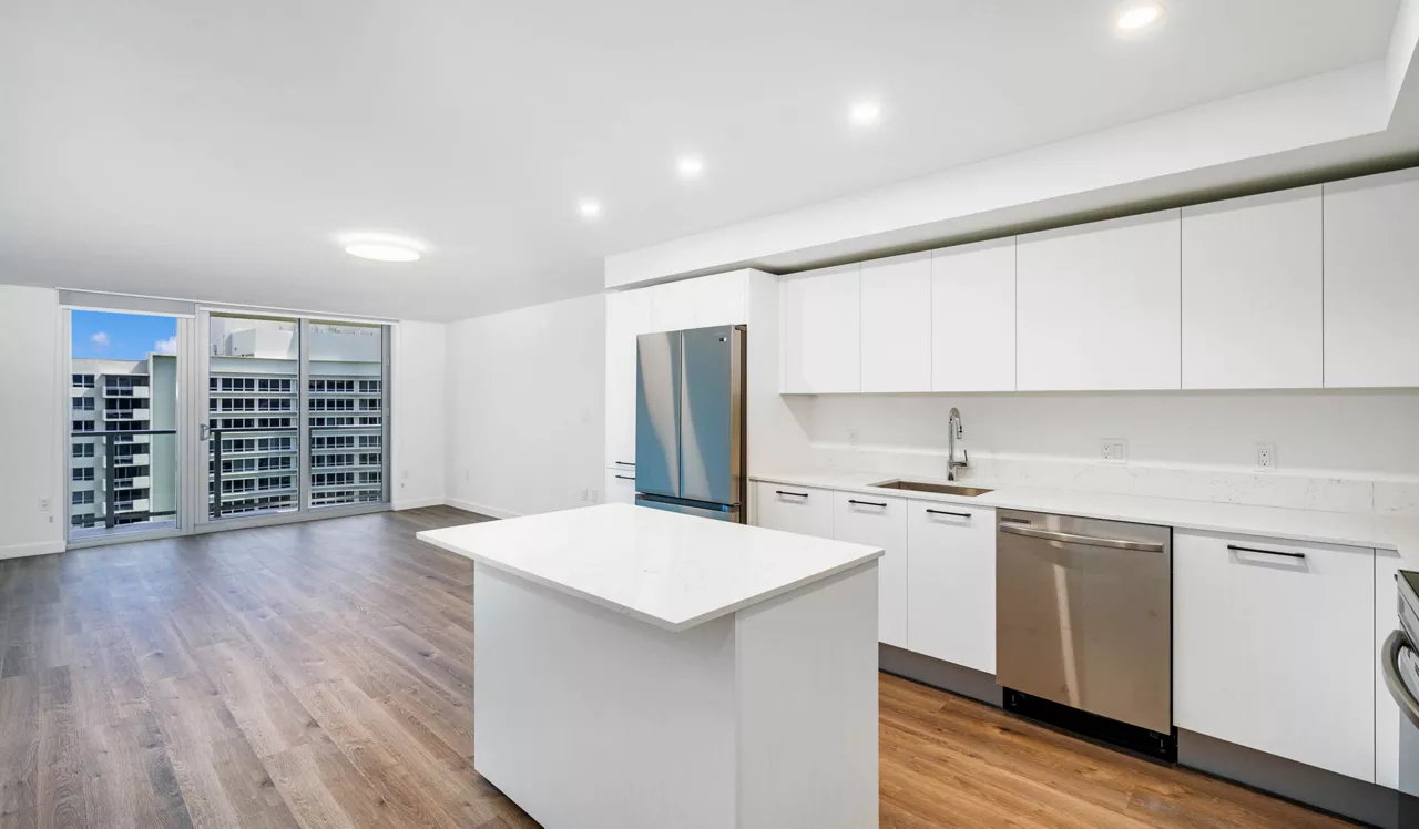 Flamingo Point - Miami, FL - Kitchen