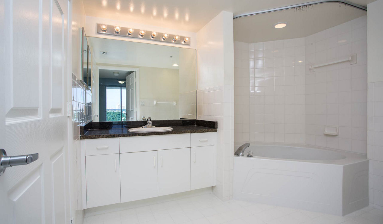 Flamingo Point Center - Miami, FL - Bathroom