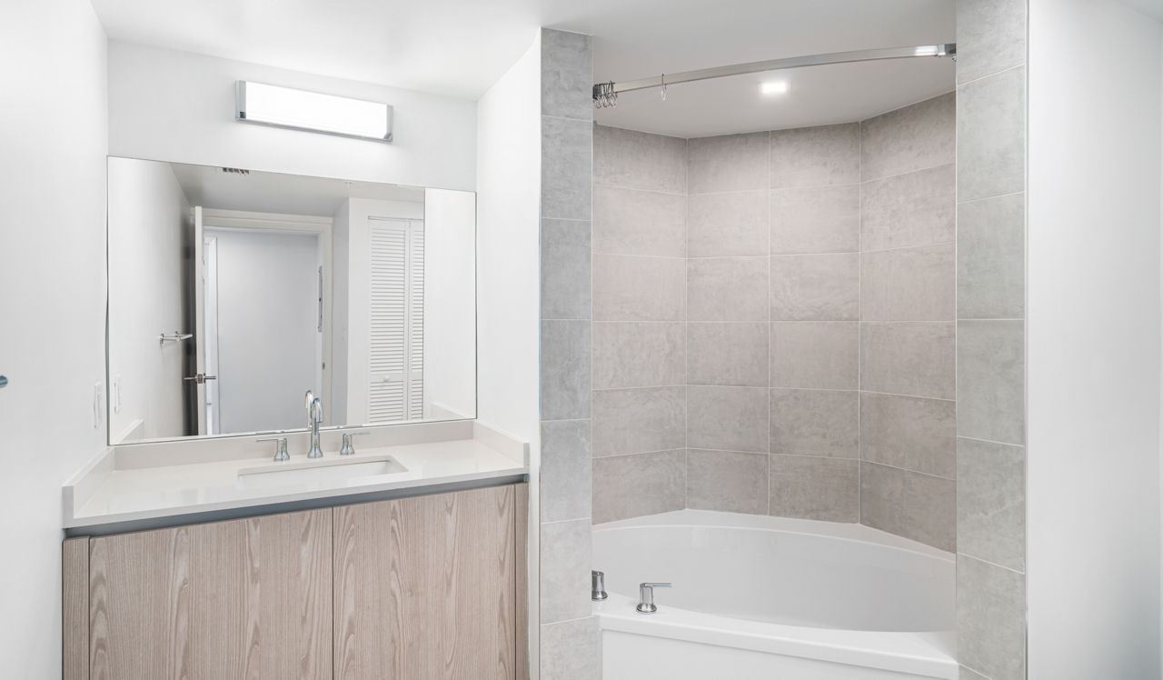 Flamingo Point - Miami, FL - Bath