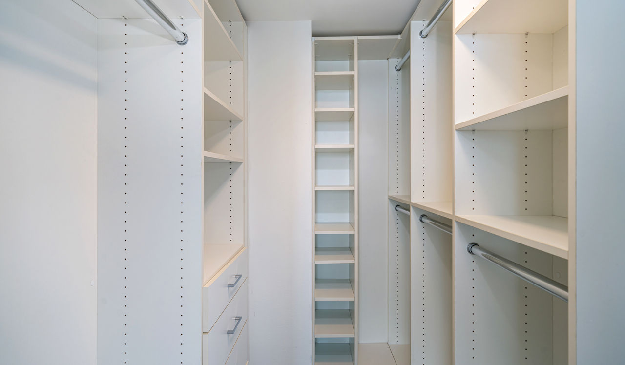 Flamingo Point - Miami, FL - Closet