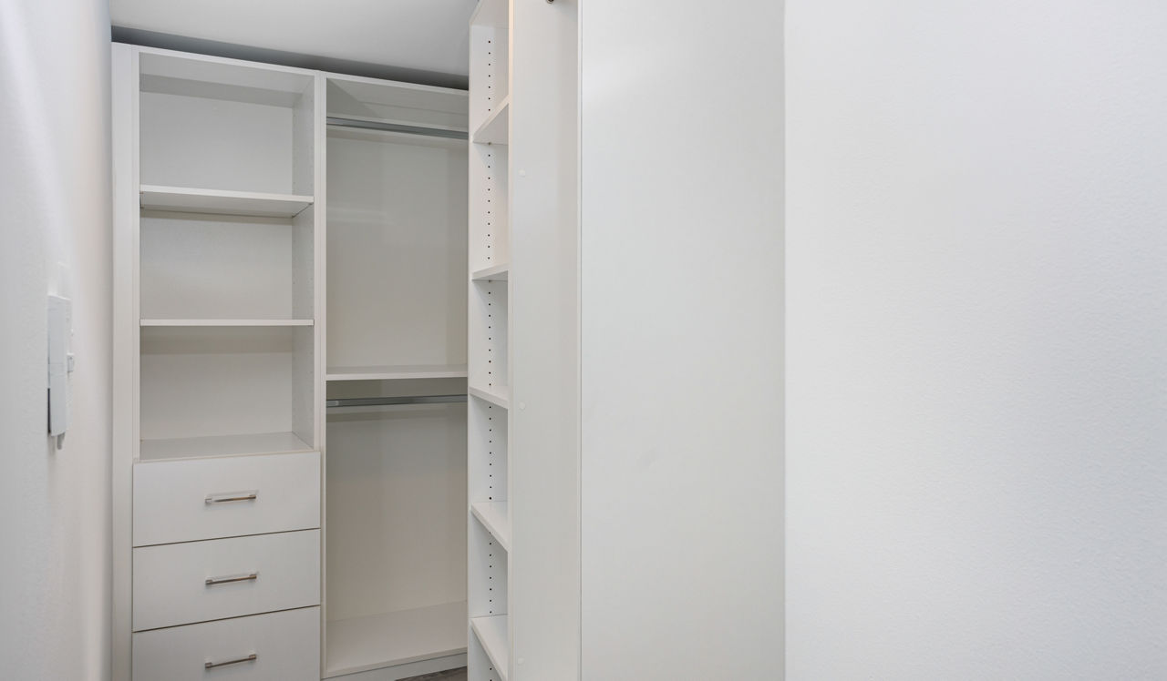 Flamingo Point - Miami, FL - Closet