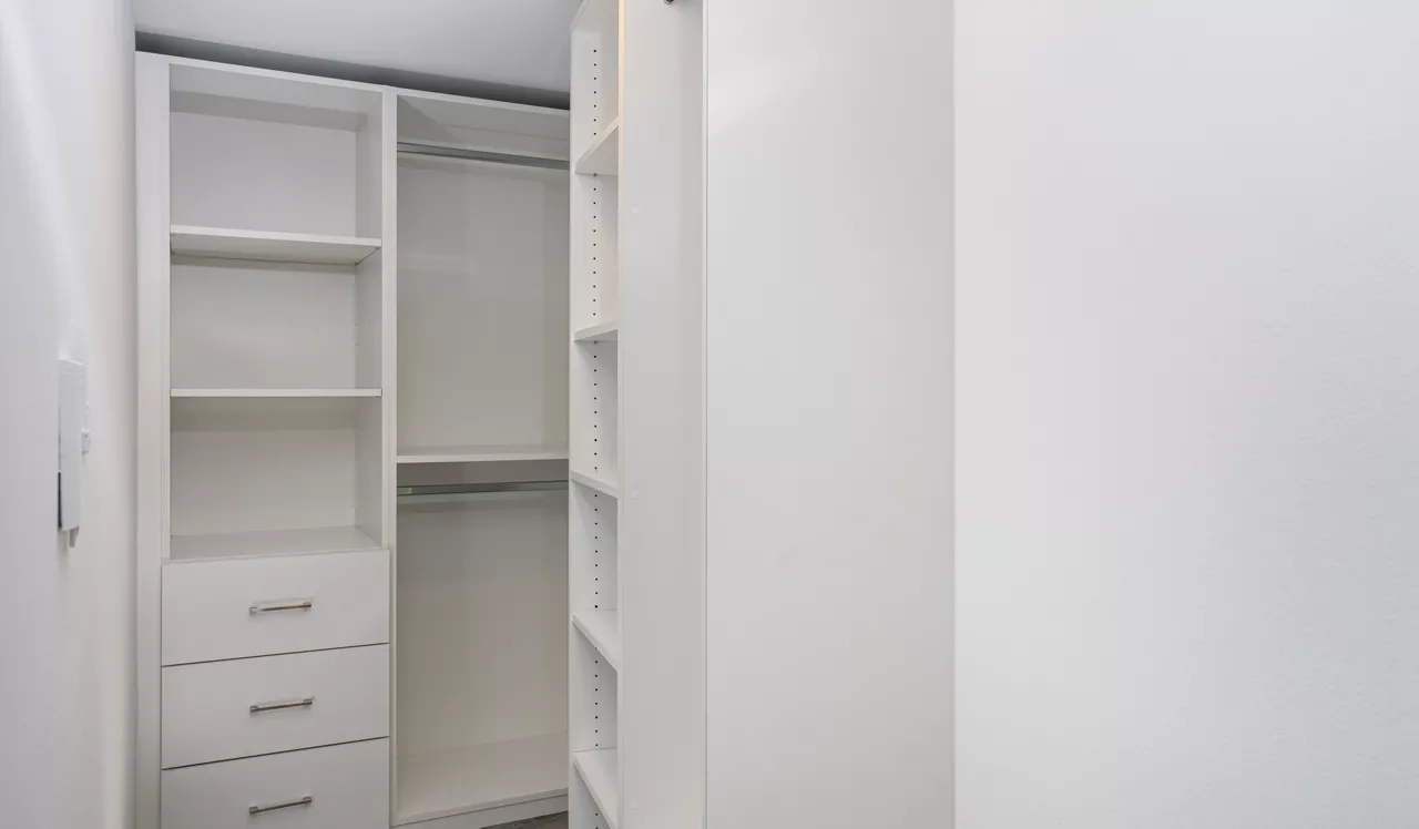 Flamingo Point - Miami, FL - Closet
