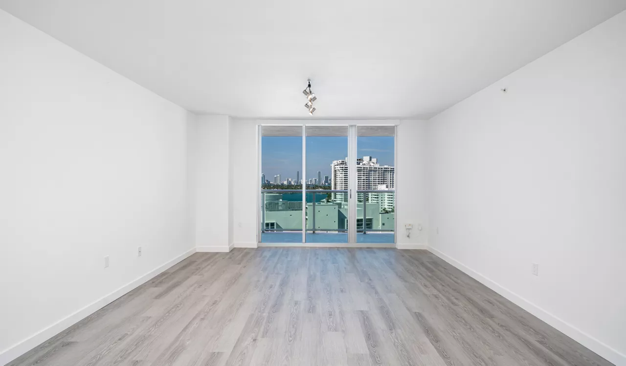 Flamingo South Beach - Miami, FL - Living Room