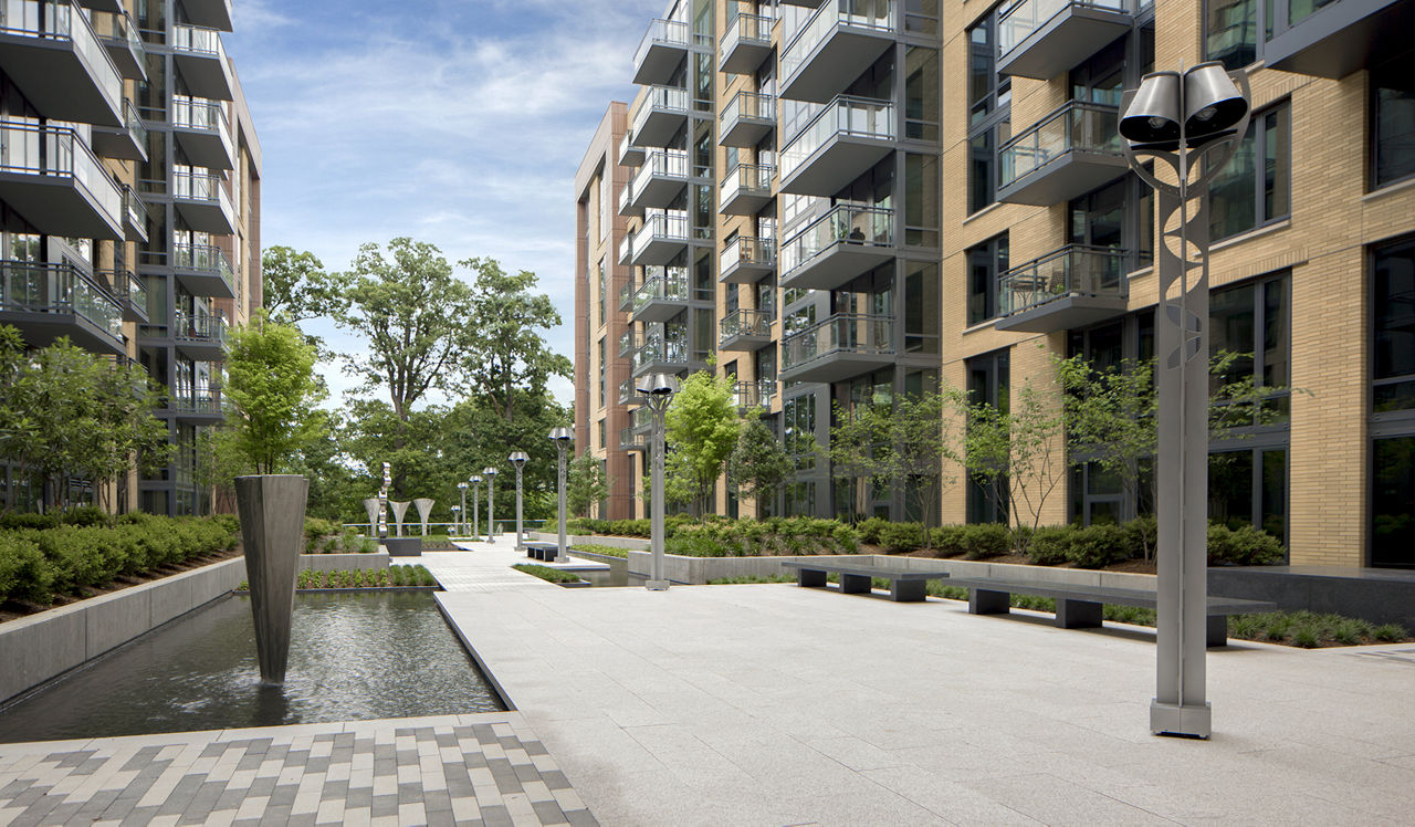 Flats 8300 - Bethesda, MD - courtyard