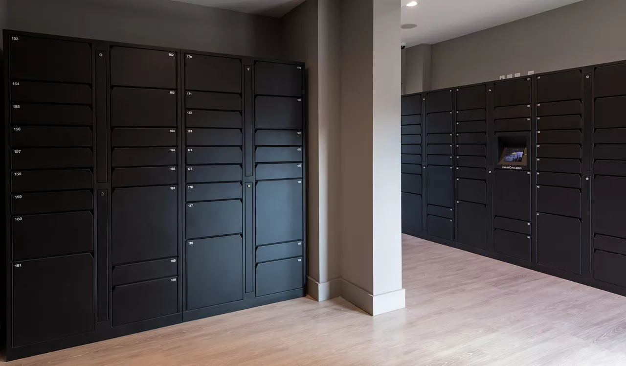 Four Quarters - Miami, FL - Package Lockers