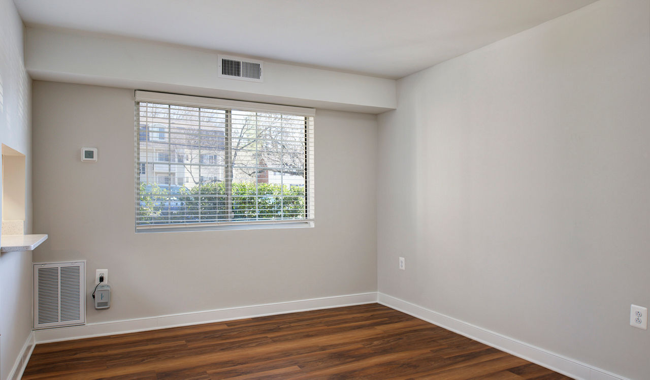 Foxchase - Alexandria VA - Living