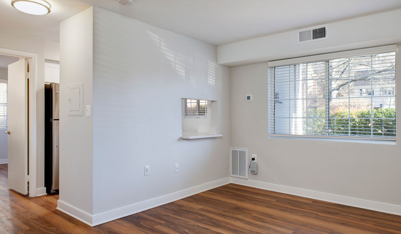 Foxchase - Alexandria VA - Living