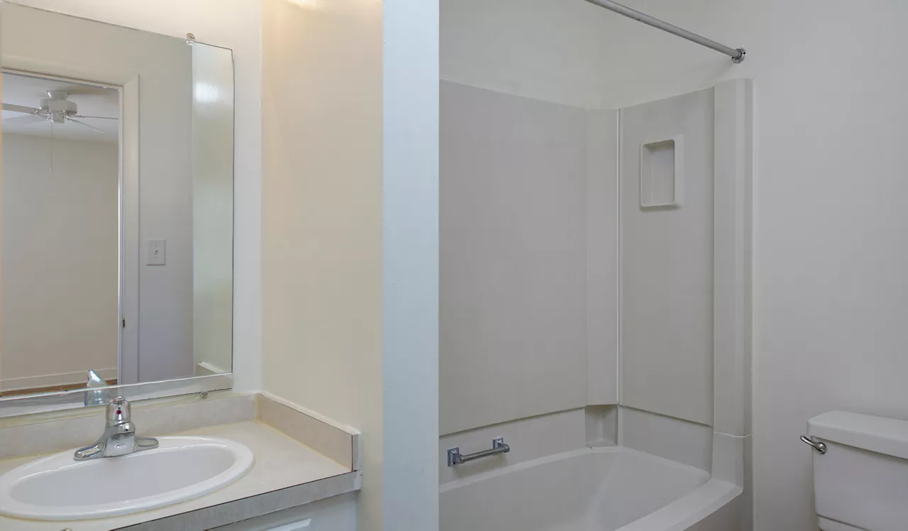 Foxchase - Alexandria, VA - Bathroom