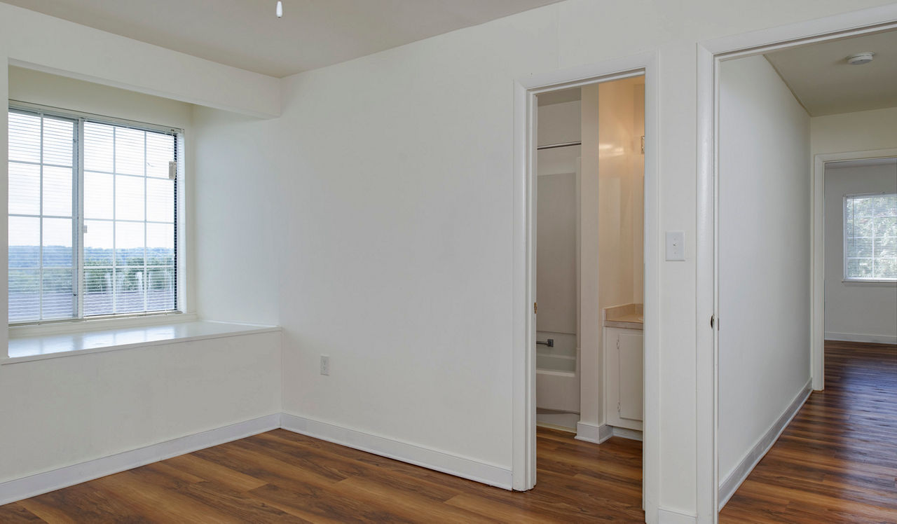 Foxchase - Alexandria, VA - Bedroom