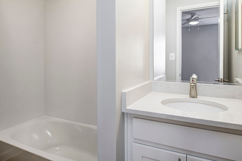 Foxchase - Alexandria, VA - bathroom