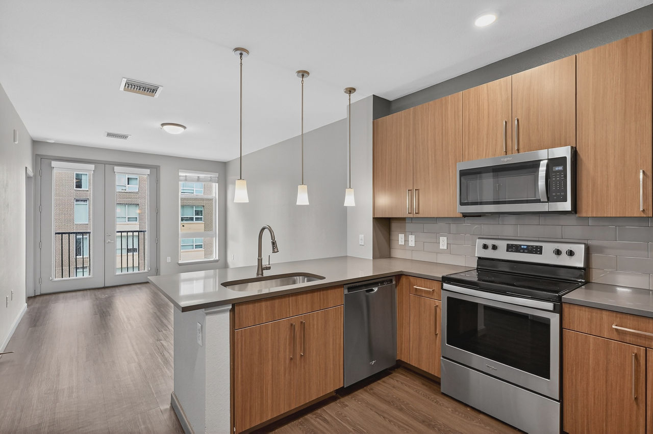 Arapahoe Square - Denver, CO - kitchen