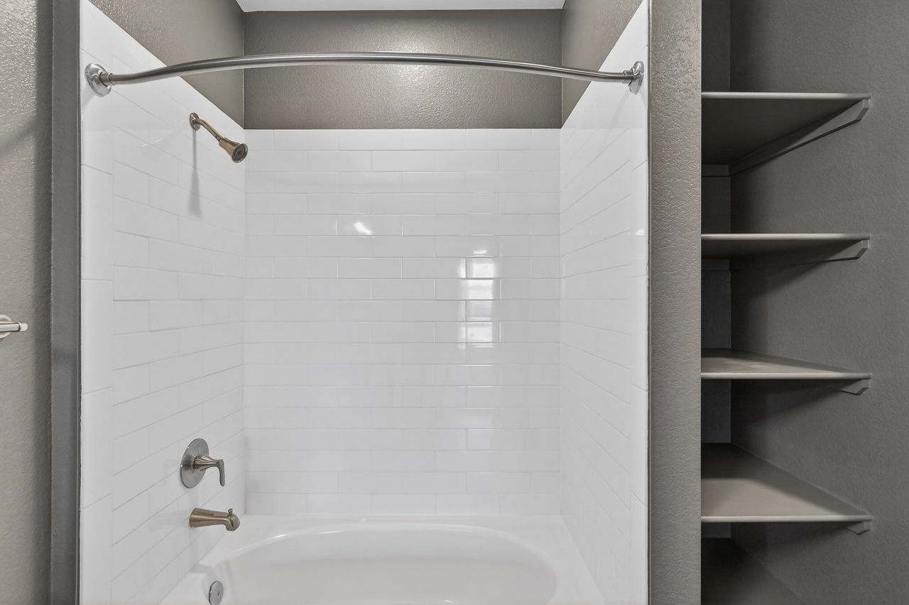 Arapahoe Square - Denver, CO - bathroom