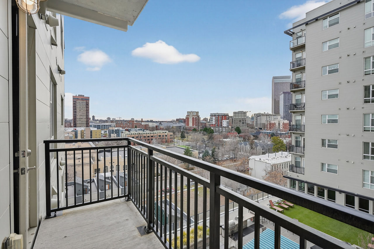 Arapahoe Square - Denver, CO - balcony