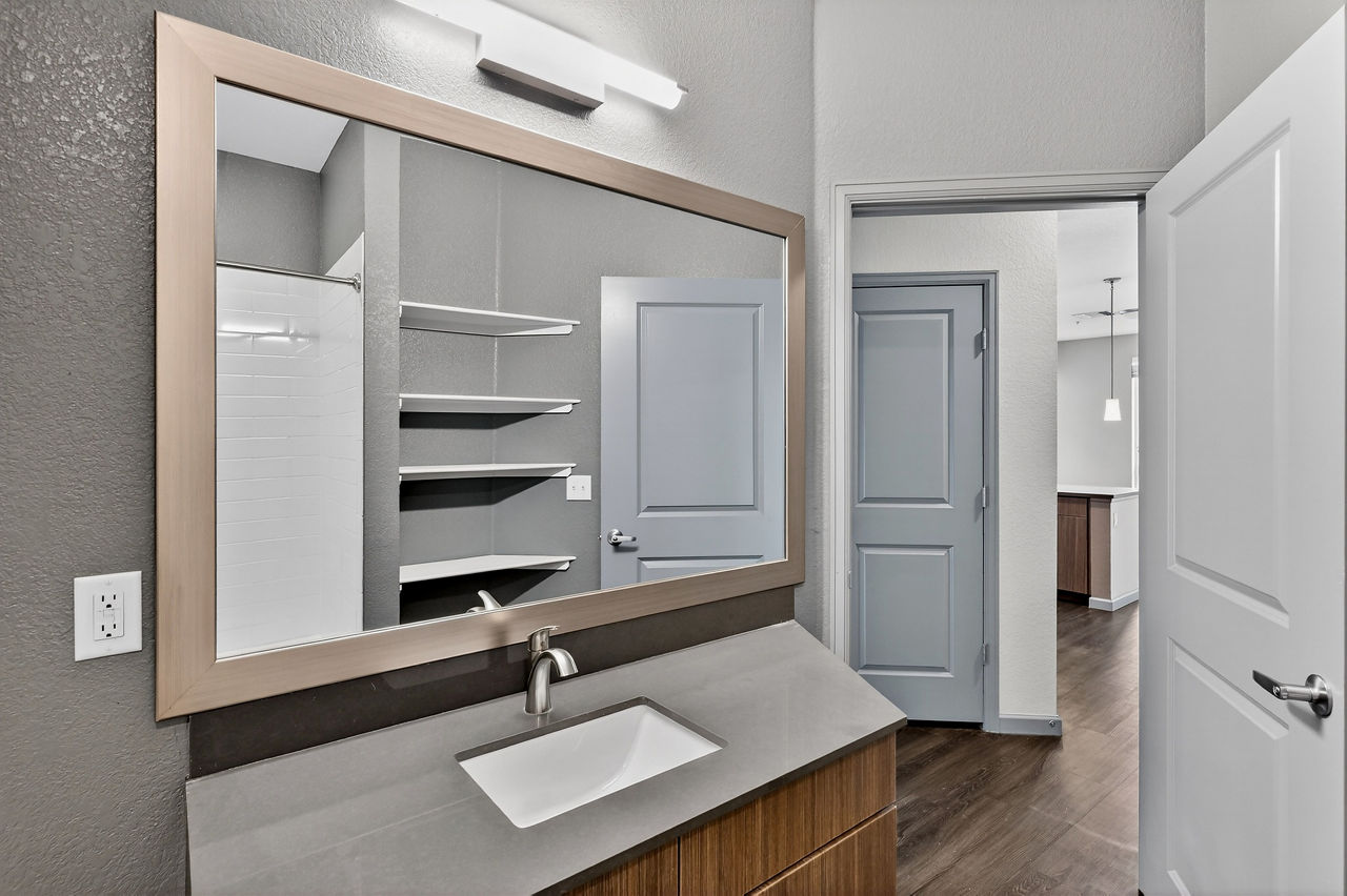 Arapahoe Square - Denver, CO - bathroom