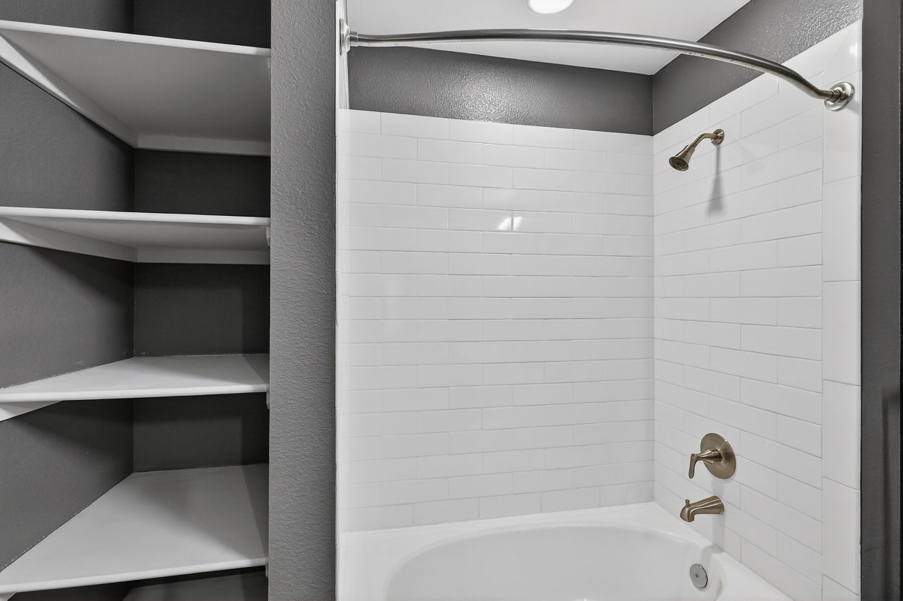 Arapahoe Square - Denver, CO - bathroom