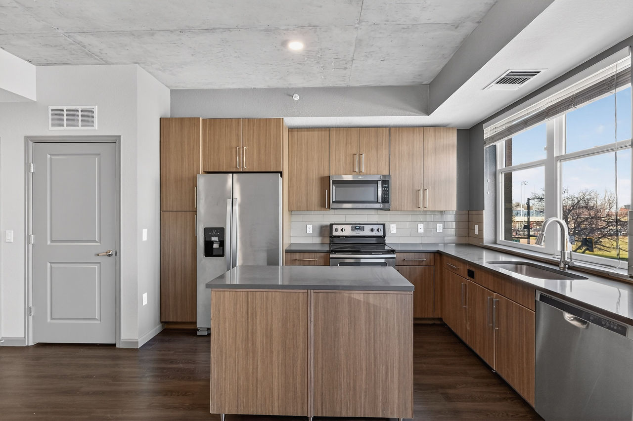 Arapahoe Square - Denver, CO - kitchen