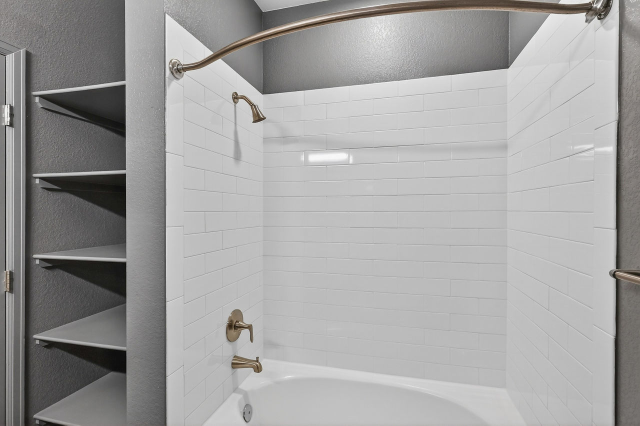 Arapahoe Square - Denver, CO - bathroom