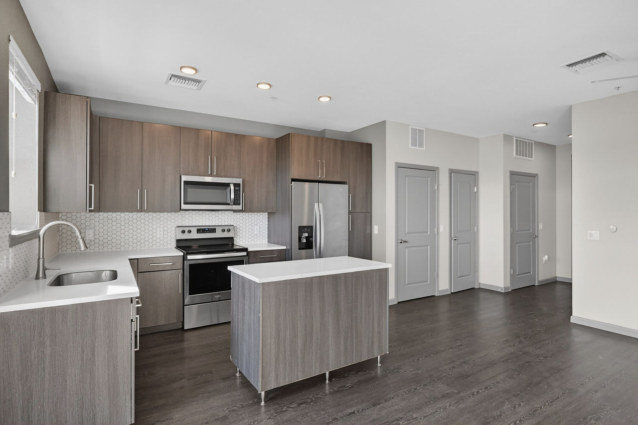 Arapahoe Square - Denver, CO - kitchen