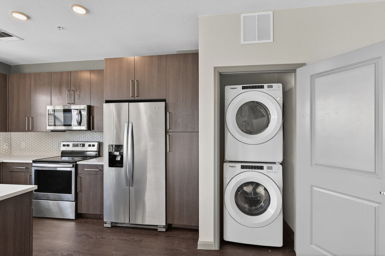 Arapahoe Square - Denver, CO - laundry