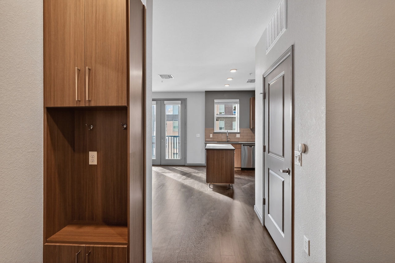 Arapahoe Square - Denver, CO - entry