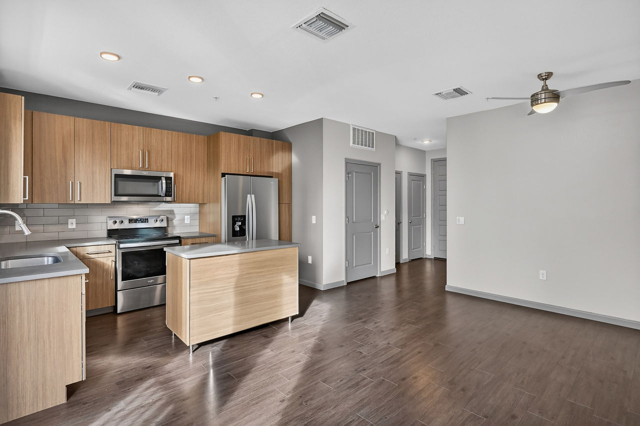 Arapahoe Square - Denver, CO - living area