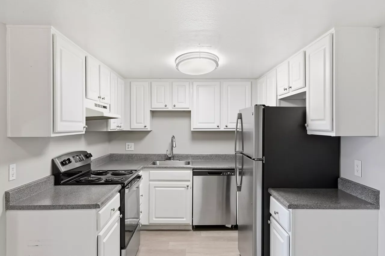 Avens Point - Thornton, CO - kitchen
