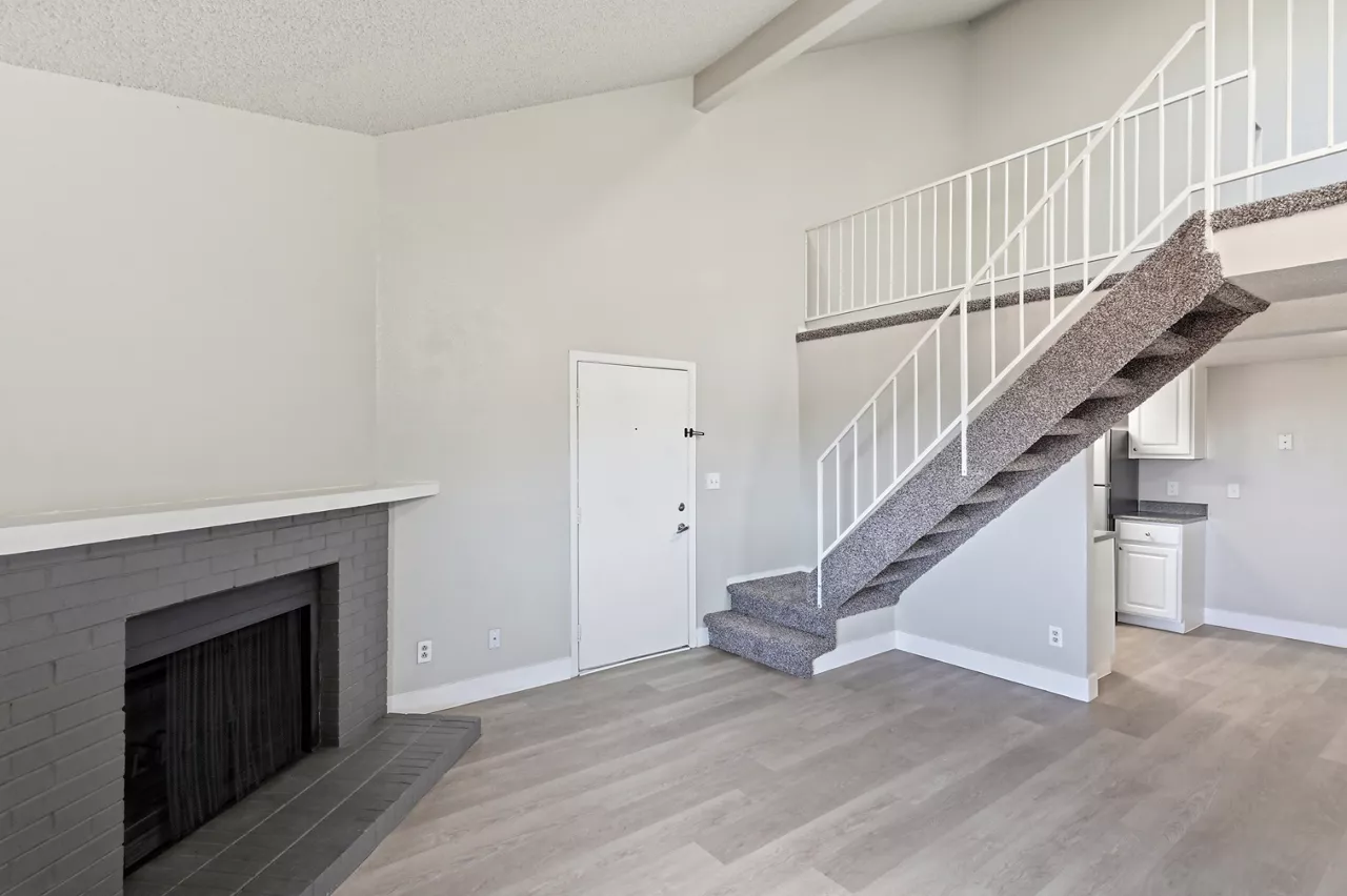 Avens Point - Thornton, CO - living room