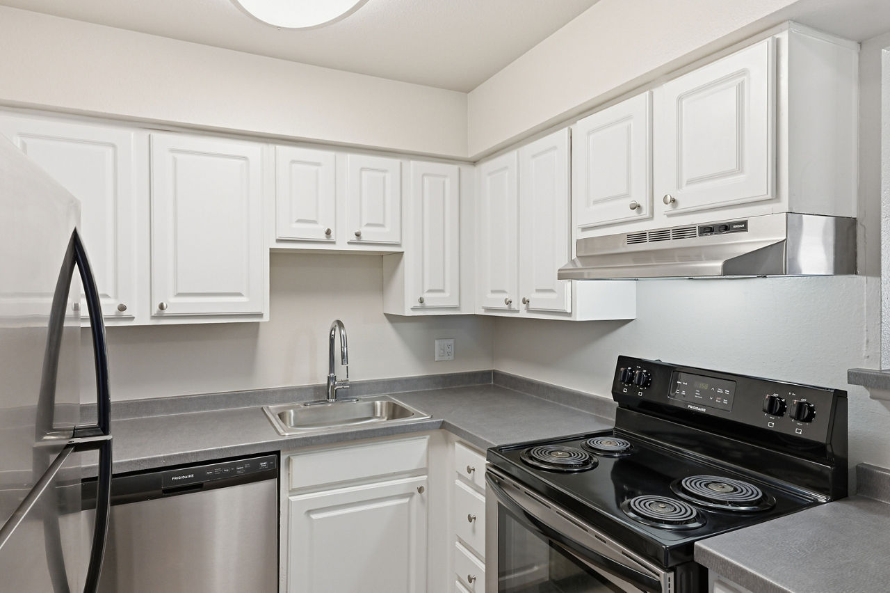Avens Point - Thornton, CO - kitchen