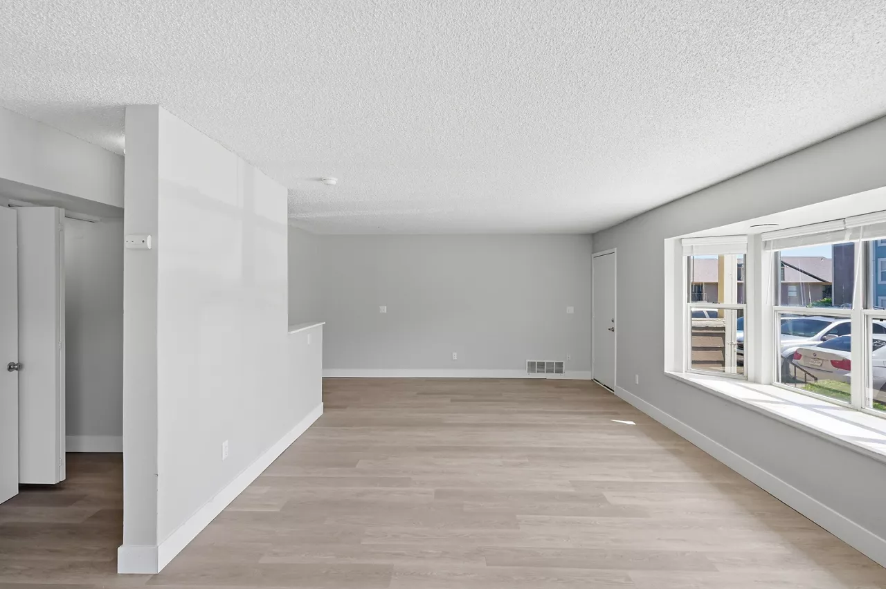 Avens Point - Thornton, CO - living area