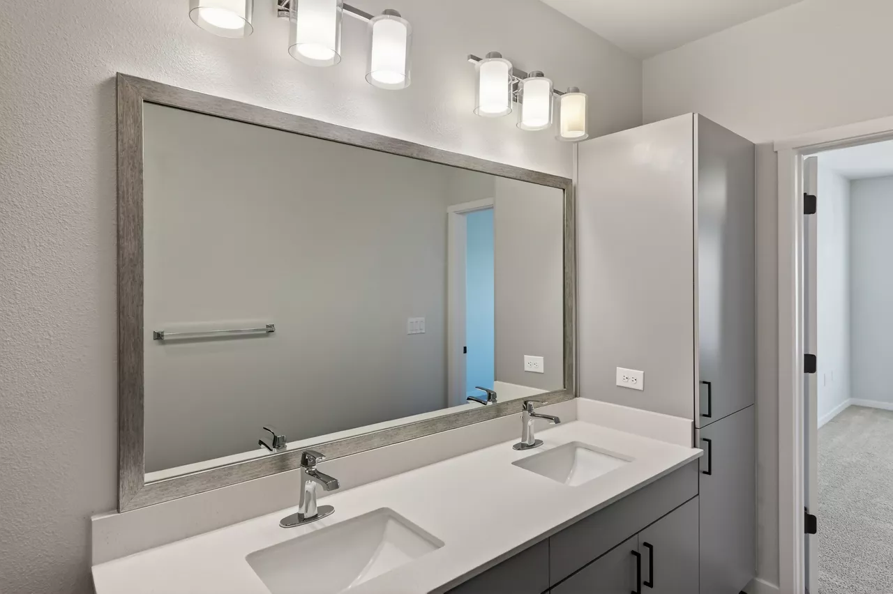 Grant Row Lofts - Thornton, CO - bathroom