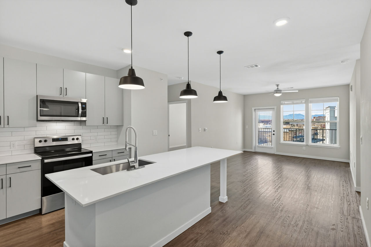 Grant Row Lofts - Thornton, CO - Kitchen